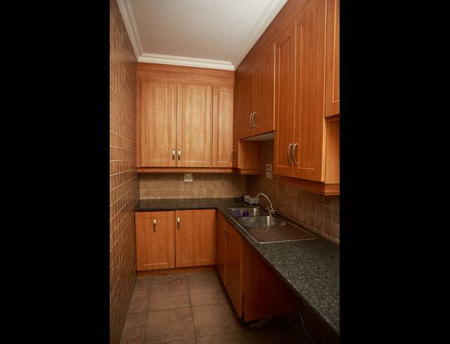 4 BEDROOM TOWNHOUSE FOR SALE IN VANDERBIJLPARK SW 5